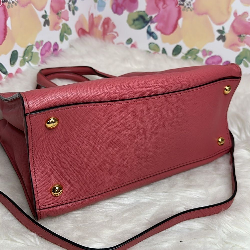 💯Authentic Prada Soft Triple Pocket Convertible Tote Safiano🍀 - Picture 13 of 17
